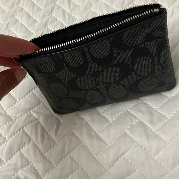 Coach Signature Black Wristlet - Picture 3 of 12